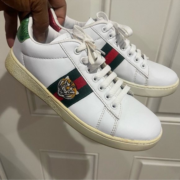 Gucci White Leather Sneakers with Green & Red Stripe and Gold Tiger Patch Sz 7.5 - Picture 4 of 16